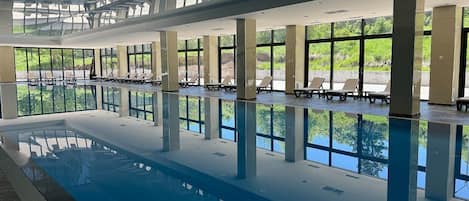 Una piscina techada