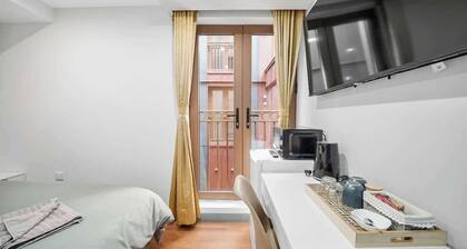 Stylish Ensuite Room Near Ilford Station & SKY Bar