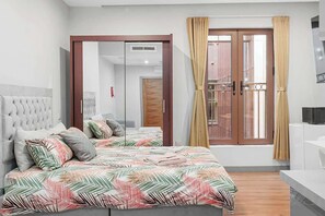 Iron/ironing board, WiFi, bed sheets