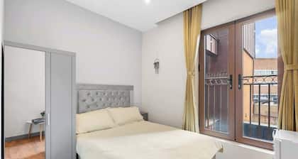 Stylish Double Room | Rooftop Bar & 1 Min to Station