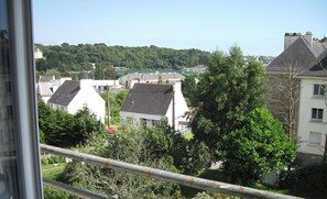 Interior - Apartment in house with garden 5 min from beaches. Beds made up on arrival. (Audierne)