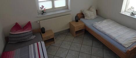 2 habitaciones, wifi gratis y ropa de cama