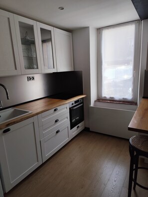 Private kitchen - Comfortable house in the bay (Sallenelles)