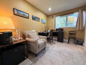 Interior - Oakland Park Private Suite: Backyard Entry, Office, Bath, and Patio (Oakland Park)