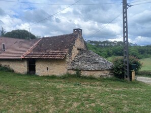 Exterior - Vrbo Property (Thédirac)