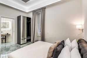 Deluxe Double Room | In-room safe, iron/ironing board, free WiFi - Adriana 5 Luxury rooms (Roma)