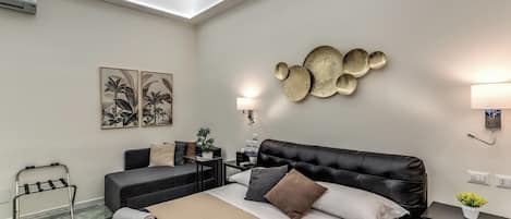 Deluxe Double Room | In-room safe, iron/ironing board, free WiFi