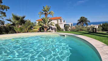 Piscina all'aperto