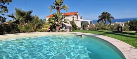 Piscine extérieure