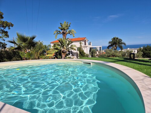 Oasis Villa - Sea View Pool, San Remo