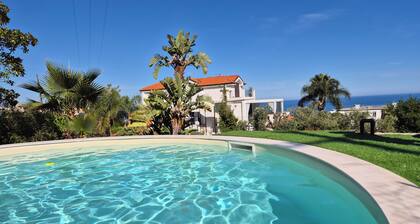 Oasis Villa - Sea View Pool, San Remo