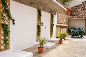 Terrace/patio - Dommo Manna - Three Bedroom Apartment, Sleeps 6 (Orosei)