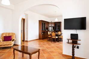 Interior - Dommo Manna - Three Bedroom Apartment, Sleeps 6 (Orosei)