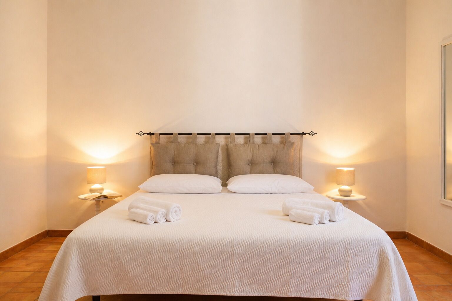 Iron/ironing board, free WiFi, bed sheets