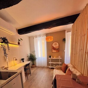 Living area - Solea - Cozy retreat with a movie theater - Belgentier (Belgentier)