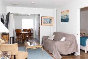 Bright living area with seating for the whole group