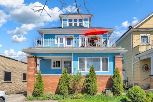  3-Bedroom w/ Balcony & Parking in Buffalo – Near Shops & Cafés, Pet-Friendly