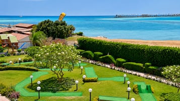 Mini-golf
