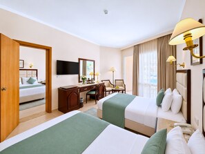 Family Room | In-room safe, iron/ironing board