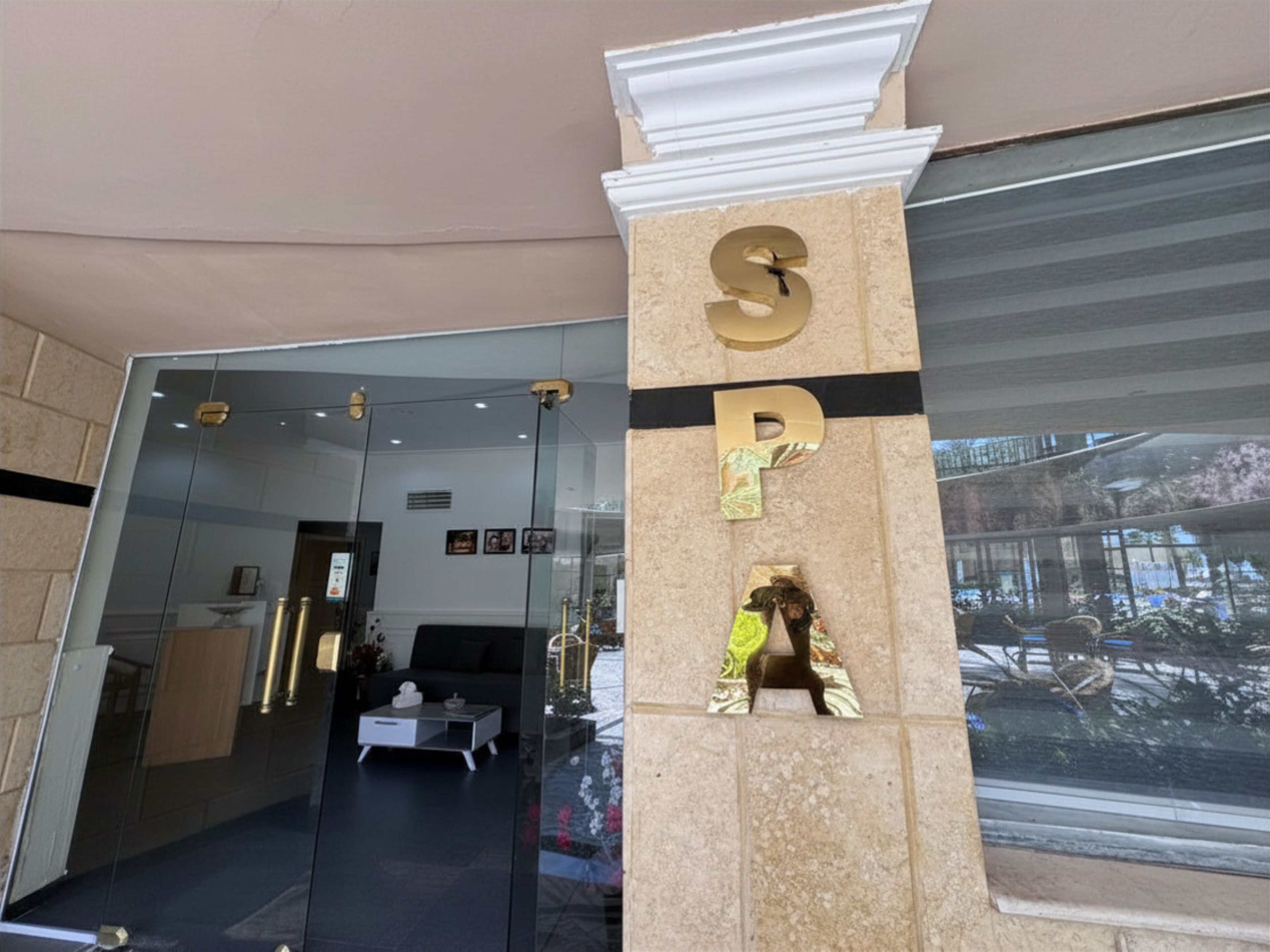 Couples treatment rooms, hot stone massages, deep-tissue massages