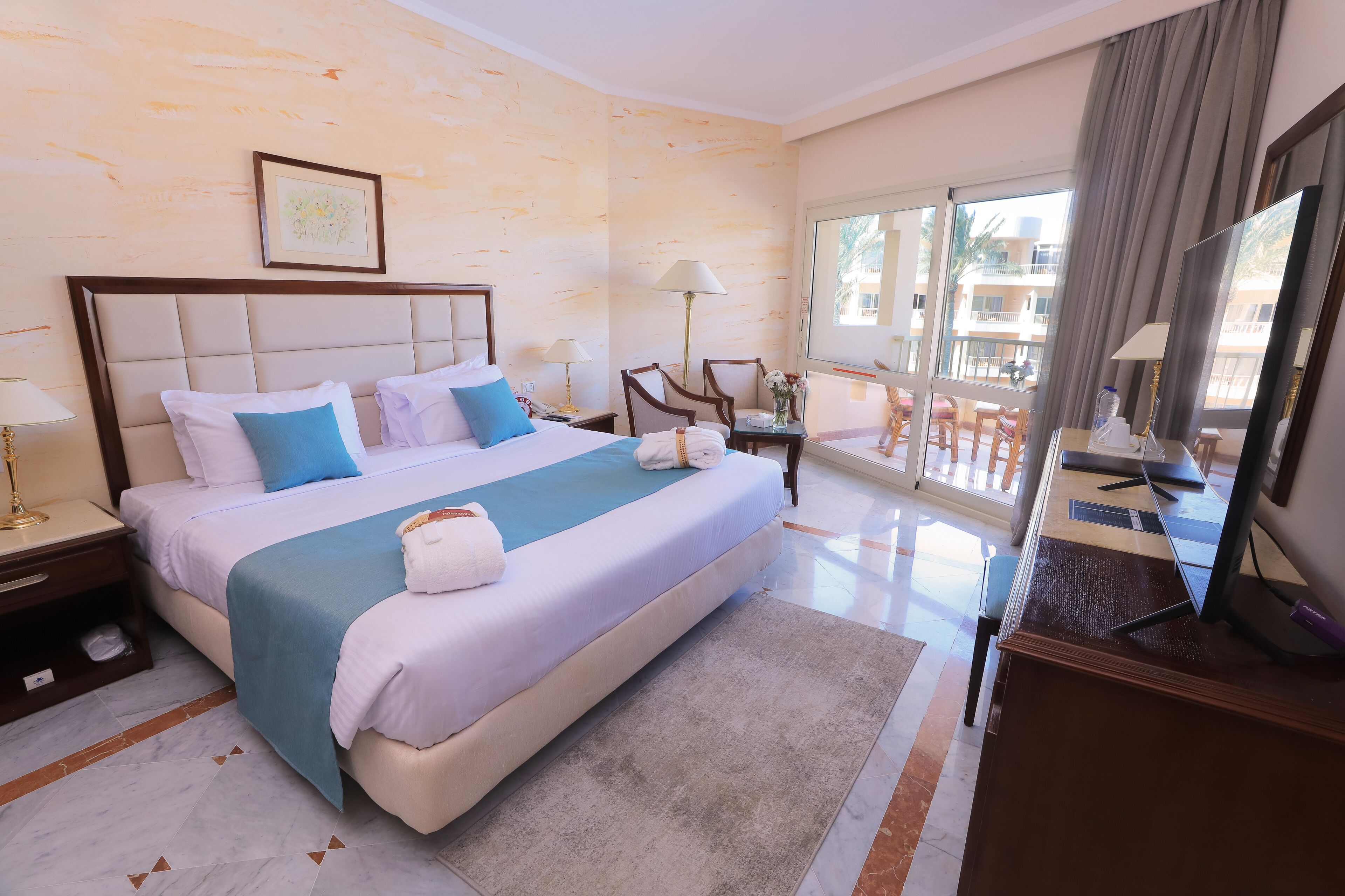 In-room safe, iron/ironing board