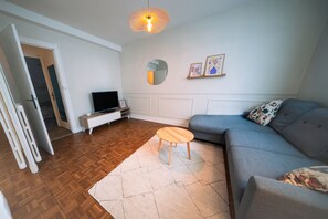 TV - Bright T3 with balcony and parking, 6 pers, Procé (Nantes)