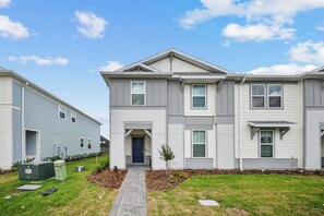 Exterior - 5BR house at Windsor Cay resort, sleeps 14 (Clermont)