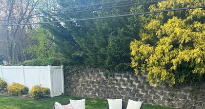 Spacious 5-bedroom house in Farmingdale Village near from Bethpage Black
