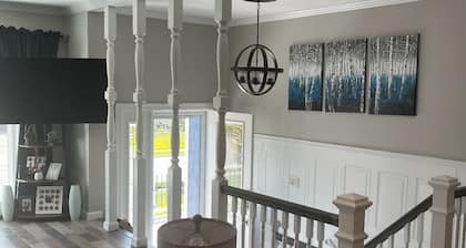 Spacious 5-bedroom house in Farmingdale Village near from Bethpage Black