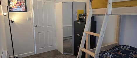 Iron/ironing board, travel cot, free WiFi, bed sheets
