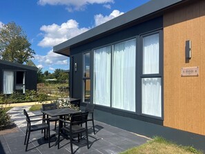 Outdoor dining - Hotel Chalet by Interhome (Scherpenisse)