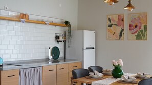 House, Private Pool, Mountain View | Private kitchen | Coffee/tea maker, electric kettle - Alaçam Tatil Evleri (Macka)
