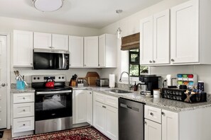 Unclassified image, 2 of 48, button - Saddle up, Tee off! Luxury King in Horse Country (Aiken)