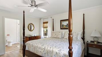 4 bedrooms, desk, iron/ironing board, WiFi