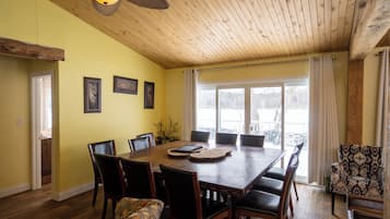 Cottage, Lake View | Dining
