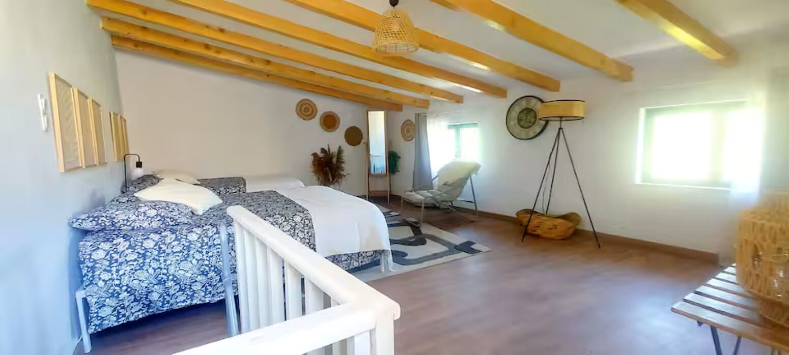 2 bedrooms, bed sheets