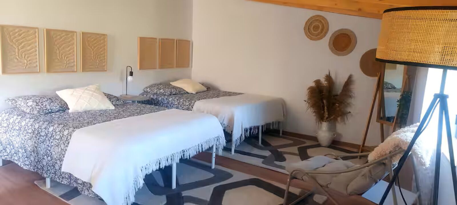 2 bedrooms, bed sheets