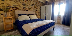 2 bedrooms, bed sheets
