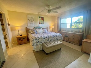 Iron/ironing board, WiFi, bed sheets - First Floor Condo on Golf Course Near Beach (Fort Pierce)