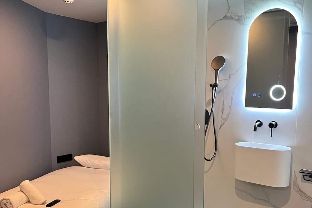 Economy Single Room | Free WiFi