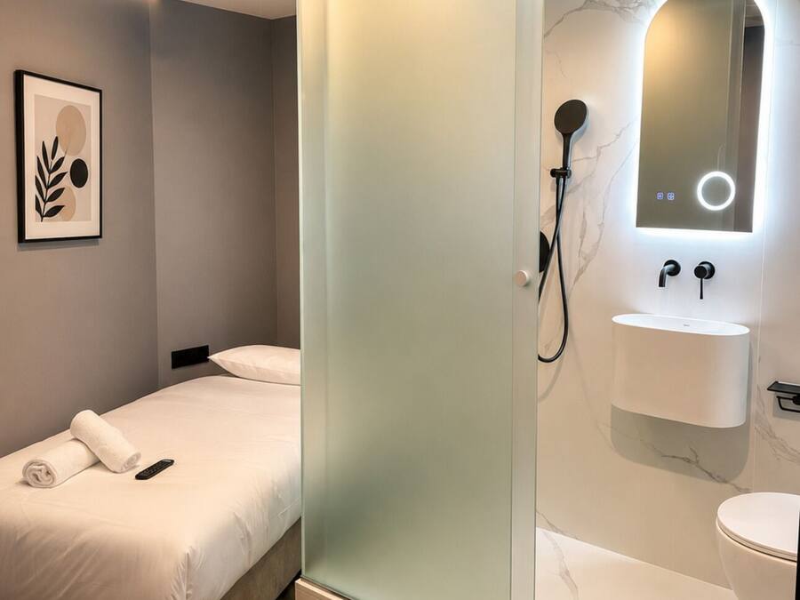 Economy Single Room | Free WiFi