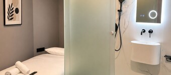 The Hyve Budget Hotel Rotterdam