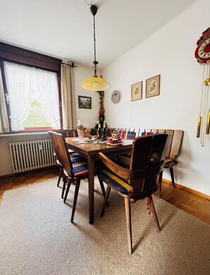 Dining - Vacations by the stream - charming vacation apartment for small families, couples and singles (Hornberg)