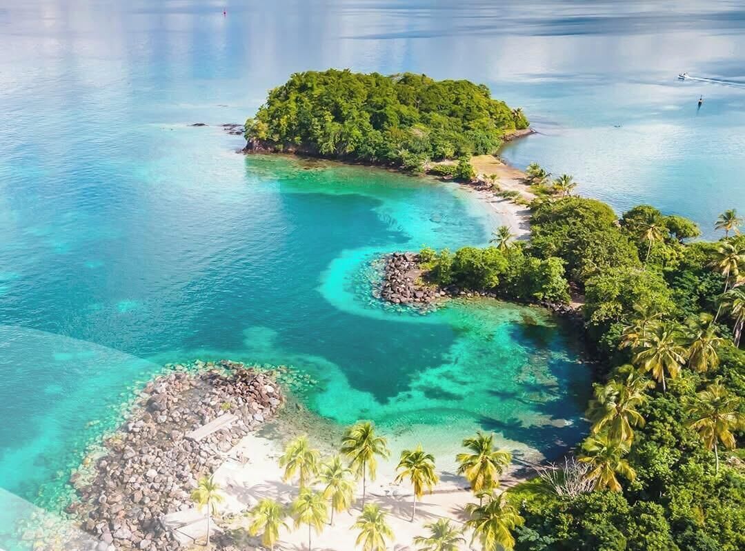 Beach nearby, sun-loungers