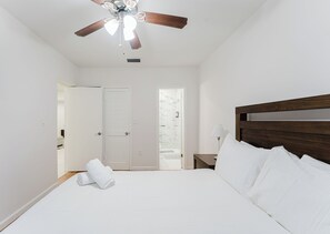 Iron/ironing board, Internet, bed sheets