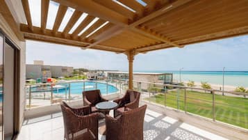 Suite with Balcony | In-room safe, free WiFi