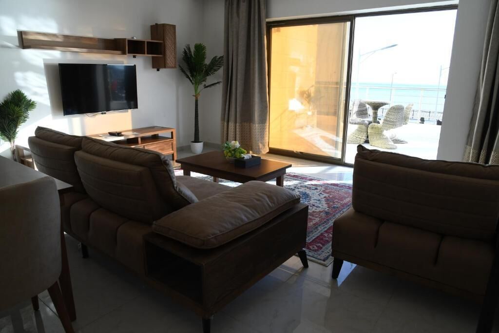 Suite with Garden View | Living area