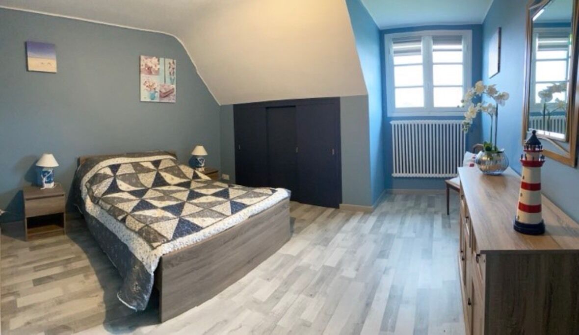 2 bedrooms, iron/ironing board, travel cot, Internet