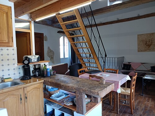 Chez Suzon: cosy et ideal pour les vacances ou le travail accueil toute l'année