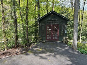 Exterior detail - Rustic Woodland Home | Hot Tub | Stream | Nature (Jamesville)